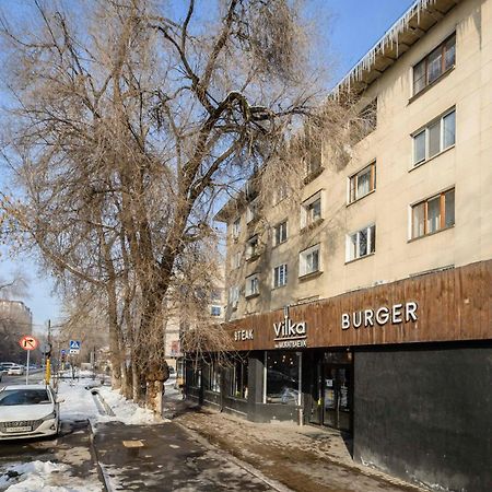 Mid-Century Charm Apartments В Центре Алматы 外观 照片