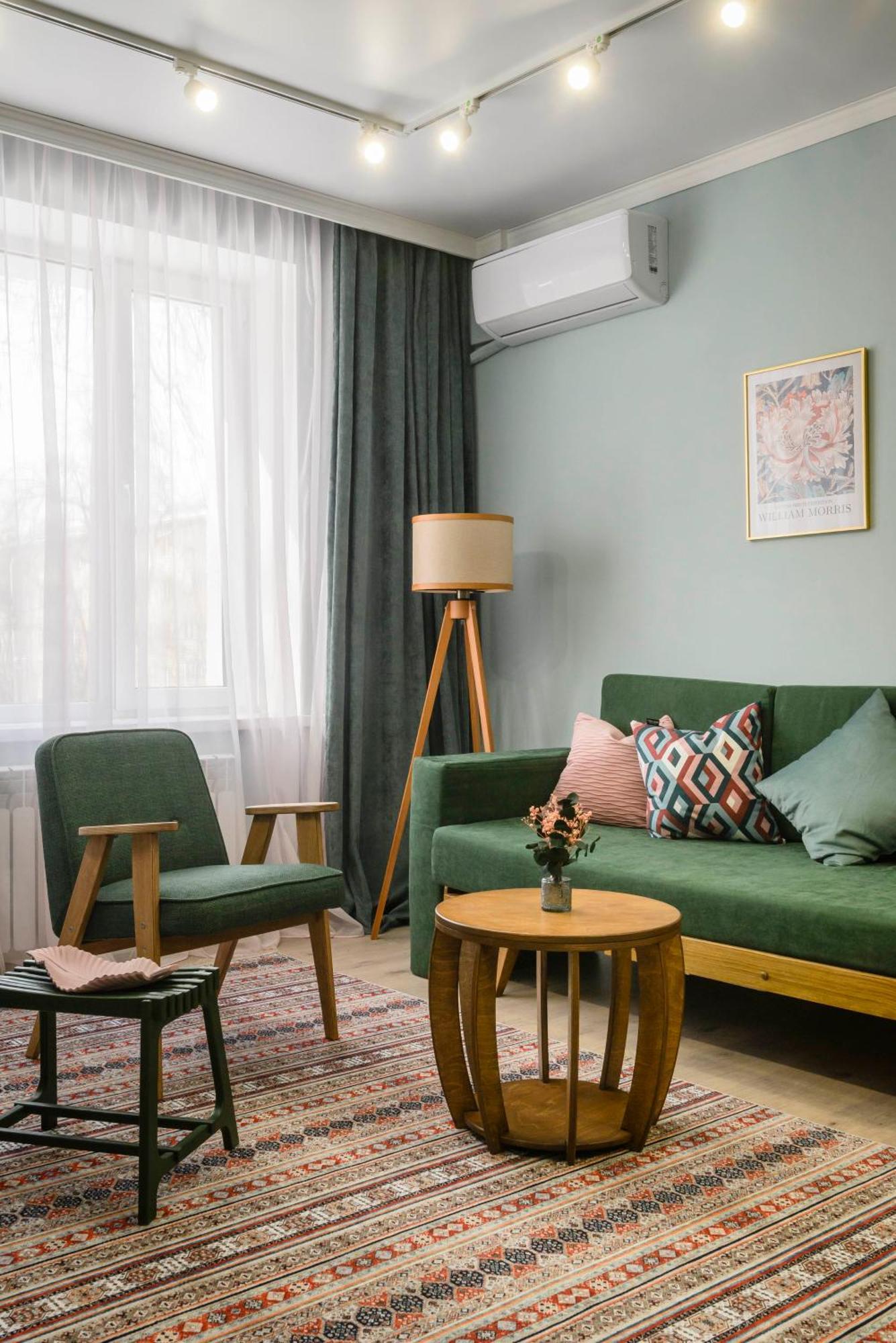 Mid-Century Charm Apartments В Центре Алматы 外观 照片