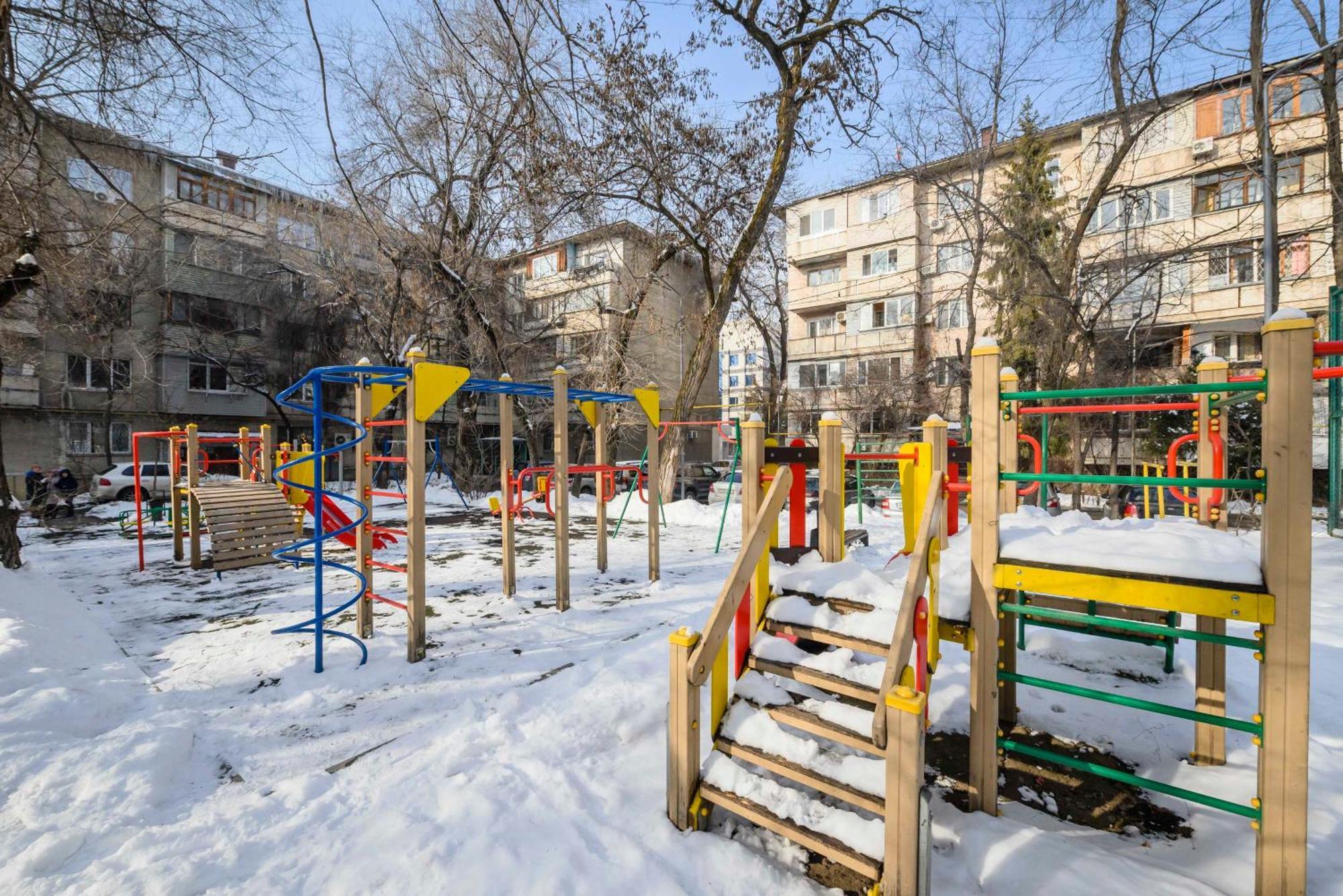 Mid-Century Charm Apartments В Центре Алматы 外观 照片