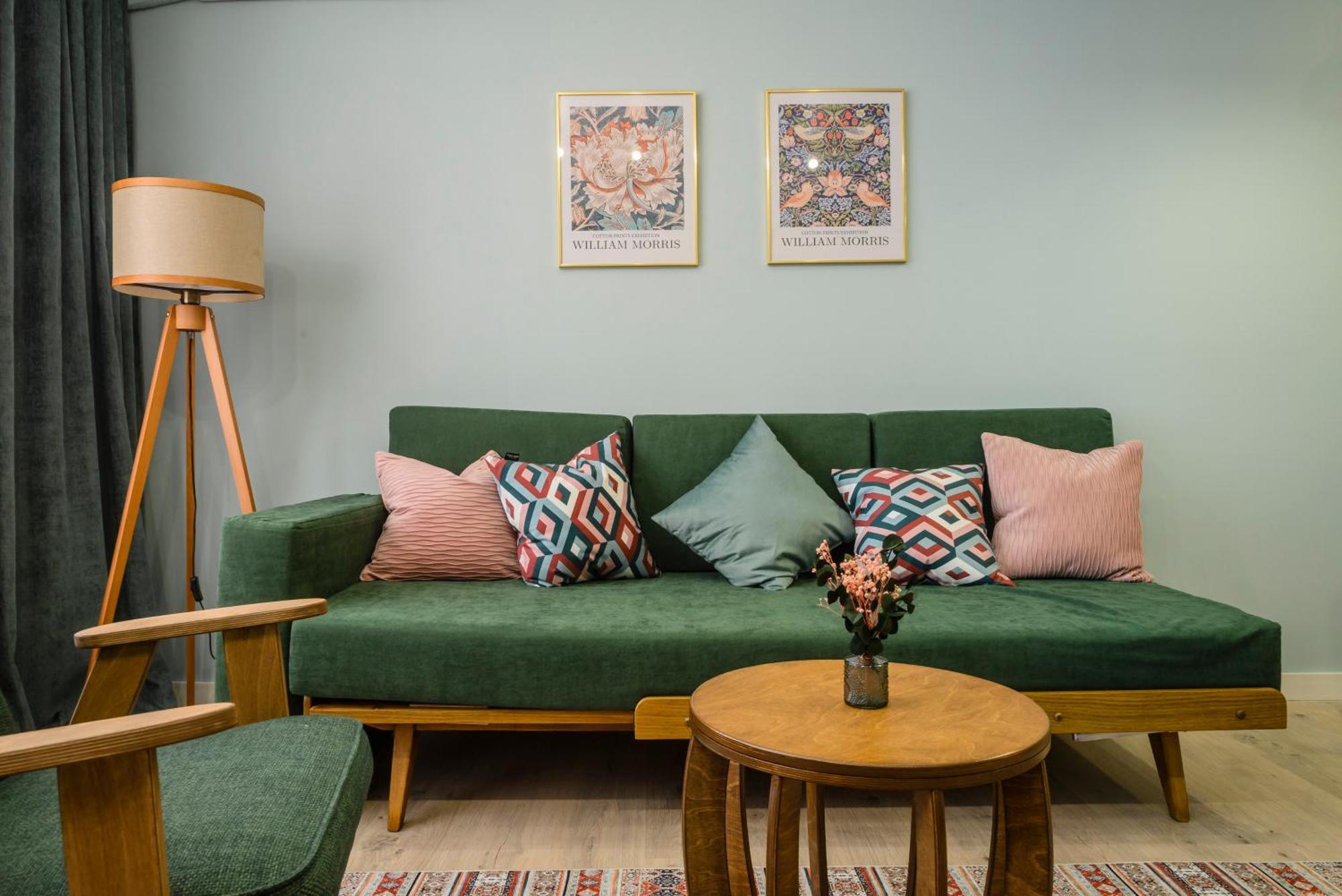 Mid-Century Charm Apartments В Центре Алматы 外观 照片